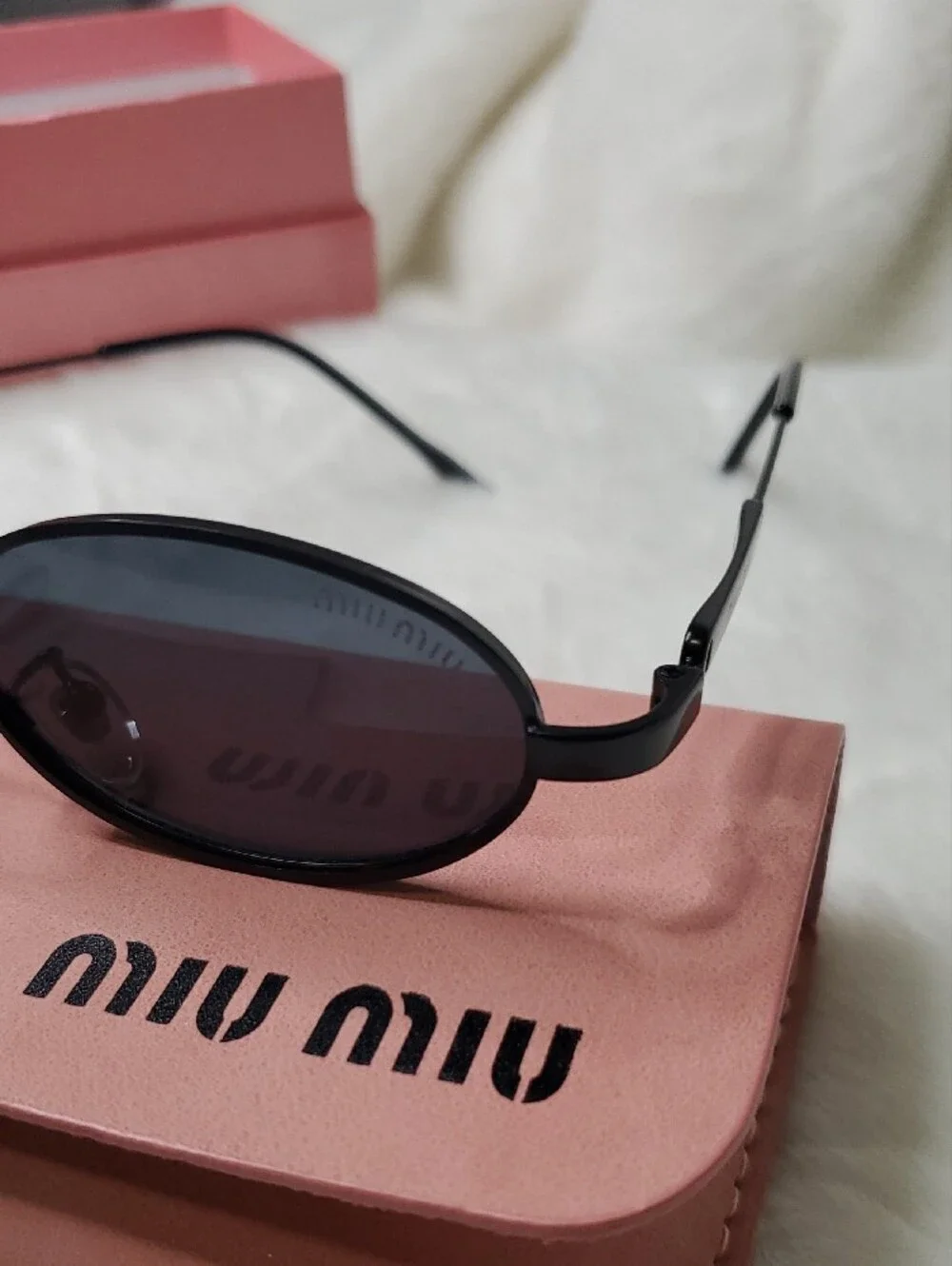 CC Boutique miu oval